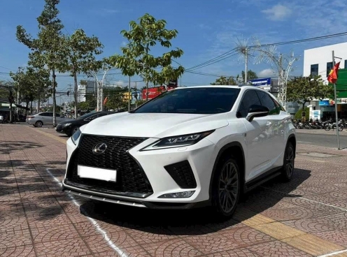 Lexus RX 300 F Sport 2021 chạy lướt 3 năm tại Việt Nam có giá thế nào trên sàn xe cũ?