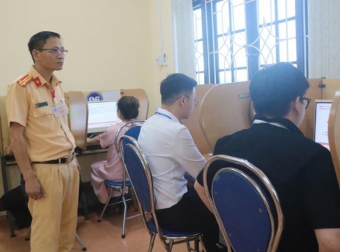 Từ 1/6, áp dụng bộ đề thi lý thuyết lái xe mới: Sửa đổi, bổ sung hàng trăm câu hỏi