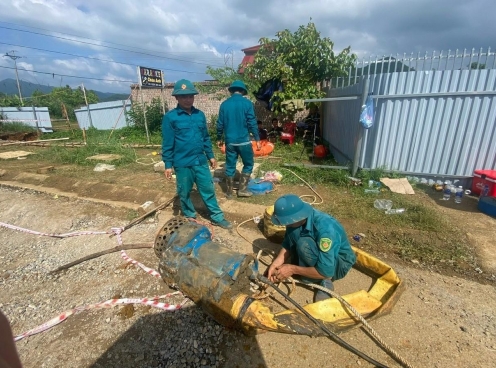 Vụ người đi xe máy rơi xuống 'hố tử thần' ở Bắc Kạn: Nghiên cứu phương án khác để tìm kiếm nạn nhân