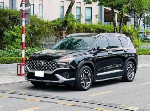 Hyundai Santa Fe máy dầu đời cũ đặc biệt hút khách, giá bán cao hơn cả xe mới