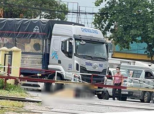 'Điểm mù' xe tải - Sát thủ vô hình trên đường: Người đi xe máy cần biết điều gì?