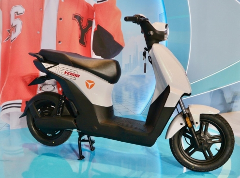 Yadea Vekoo - Xe máy điện giá rẻ cho học sinh với loạt tính năng thông minh
