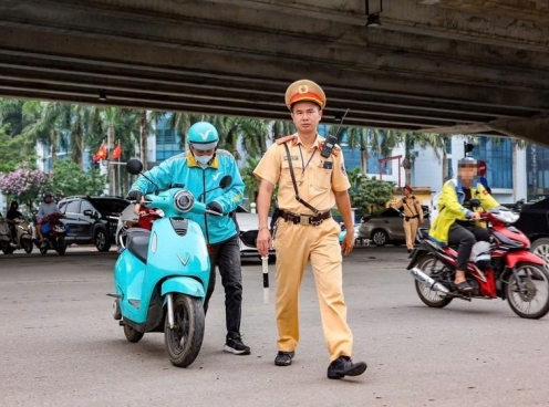 CSGT Hà Nội mạnh tay với tài xế công nghệ: Chạy vội, khách giục không còn là lý do