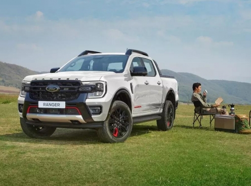 Ford Ranger tiếp tục thống trị phân khúc bán tải, Mitsubishi Triton bất ngờ vượt mặt Hilux