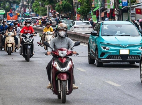 Hà Nội xem xét hỗ trợ gần như toàn bộ chi phí chuyển đổi 450.000 xe máy xăng trong vành đai 1