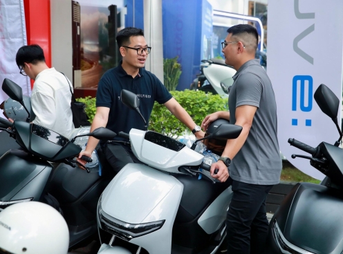 Honda Việt Nam chính thức triển khai dịch vụ cho thuê xe máy điện cao cấp CUV e: tại ba thành phố lớn