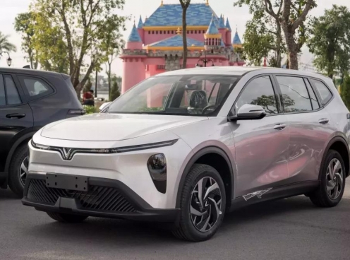 Mục sở thị xe điện VinFast Limo Green vừa 'tham chiến' cuộc đua MPV đa dụng tại Việt Nam
