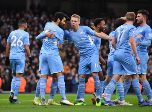 Man City vô địch lượt đi sau trận cầu điên rồ 9 bàn thắng với Leicester