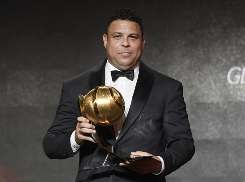 Ronaldo 'béo' chỉ ra cầu thủ xứng đáng nhất với QBV 2022