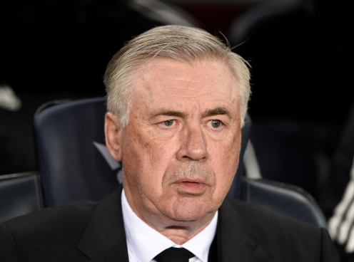 Thua El Clasico ba lần trong cùng một mùa, HLV Ancelotti bất mãn đòi sự công bằng