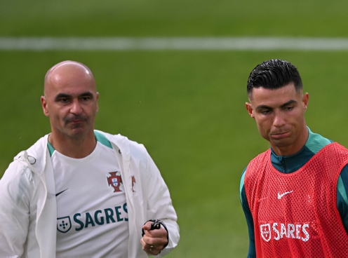 HLV Bồ Đào Nha 'tiếp đạn' cho Ronaldo ở lượt đấu cuối