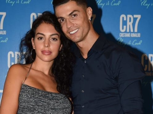 Ronaldo gọi bạn gái là 'vợ', nghi vấn đã kết hôn