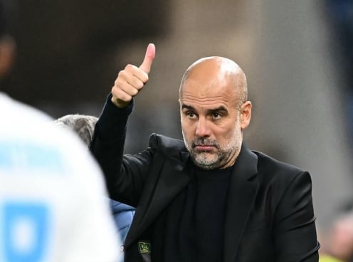 Pep Guardiola lên tiếng cam kết tương lai với Man City