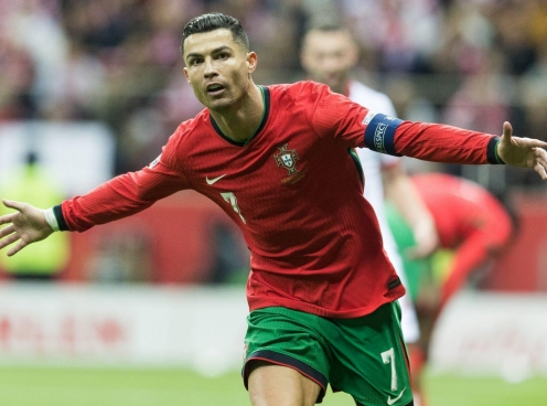 Ronaldo nổ súng, Bồ Đào Nha dễ dàng đè bẹp Ba Lan