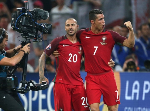 Ronaldo, Quaresma 'tái xuất' ở đội U14 Sporting