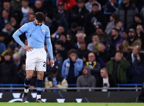 Fan Man City đòi loại 'siêu hậu vệ' sau trận thua Tottenham