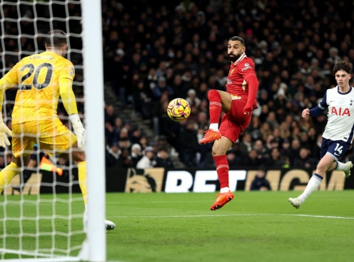 Trực tiếp Tottenham 0-0 Liverpool: Tấn công dồn dập