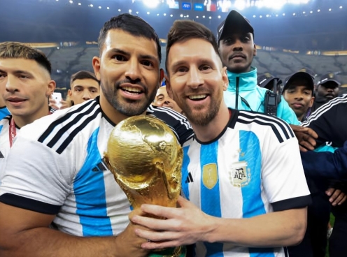 Aguero: 'Messi muốn tham dự World Cup 2026'