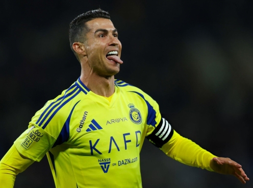 Ronaldo thăng hoa, Al Nassr thắng dễ Al Raed