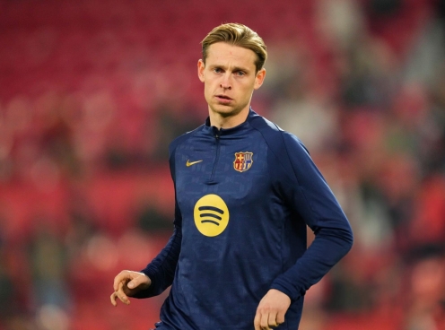 Barca để mắt tới 'máy chạy' của Liverpool, ra giá cho De Jong