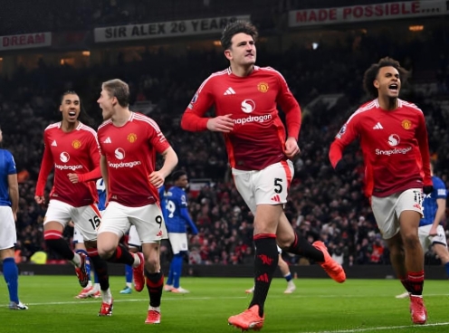 Maguire tỏa sáng, MU nhọc nhằn đánh bại Ipswich Town