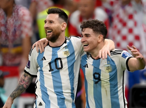 Tương tự Alvarez, Messi từng phạm luật trên chấm 11m tại World Cup?