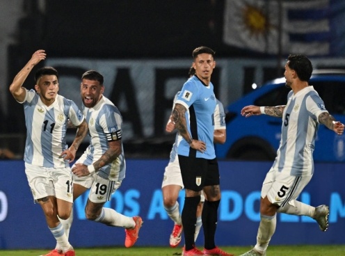 Vắng Messi, Argentina vẫn thắng Uruguay nhờ siêu phẩm