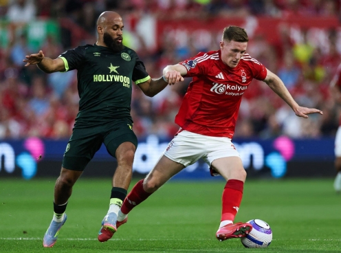 Thua Brentford, Nottingham 'hụt hơi' đua top 4 Ngoại hạng Anh