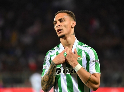 Antony không ngừng tỏa sáng, gánh Betis vào chung kết Cúp C3