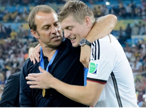 Toni Kroos: 'Bạn phải ca ngợi Hansi Flick và Barca mùa này'
