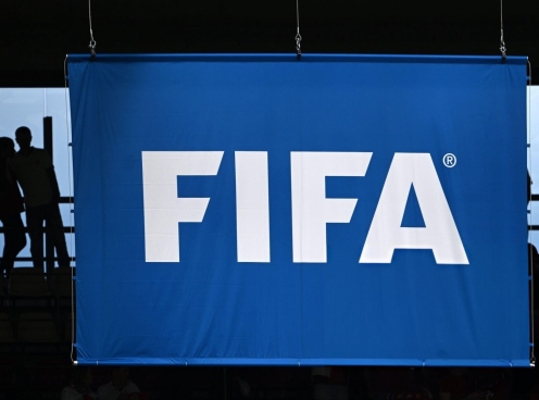 FIFA cấm chuyển nhượng hai đội bóng hàng đầu