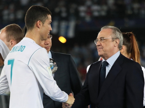 Chủ tịch Real được kêu gọi làm 'điều đặc biệt' với Ronaldo
