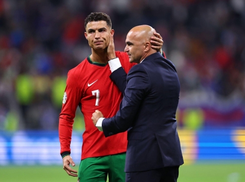 HLV Bồ Đào Nha nói thẳng kế hoạch giải nghệ của Ronaldo