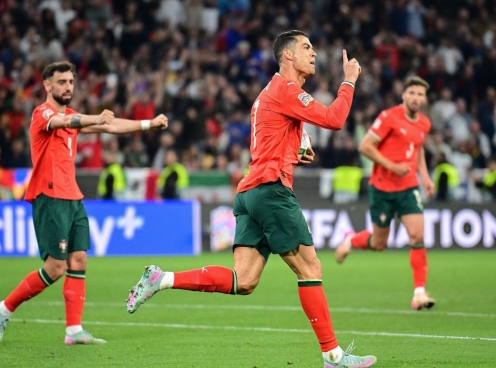 Trực tiếp Bồ Đào Nha 2-2 Tây Ban Nha: Ronaldo lên tiếng
