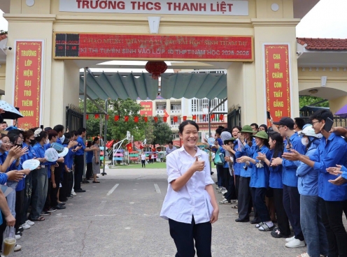 CHÍNH THỨC: Điểm chuẩn vào lớp 10 của Hà Nội năm học 2025-2026