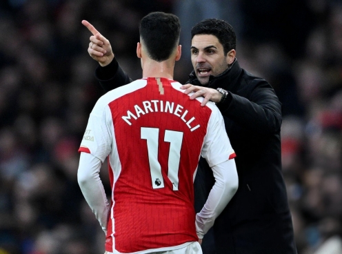 Chia tay Martinelli, Arsenal để mắt 'ảo thuật gia' sinh năm 2005