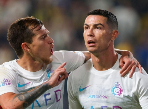 Tân HLV Al Nassr loại bỏ đồng đội thân thiết của Ronaldo
