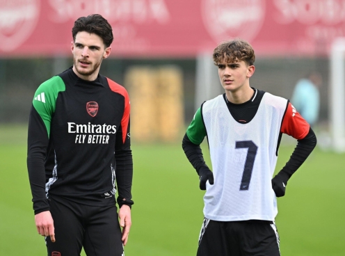 Arsenal cấm 1 ngôi sao vào phòng thay đồ vì lý do khó tin