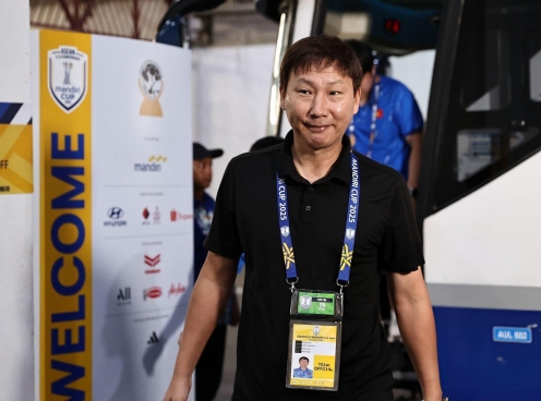 Truyền thông Indonesia tố HLV Kim Sang Sik 'chơi xấu'