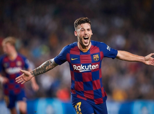 Cựu sao Barca nhập viện vì bị chó cắn vào... 'chỗ hiểm'