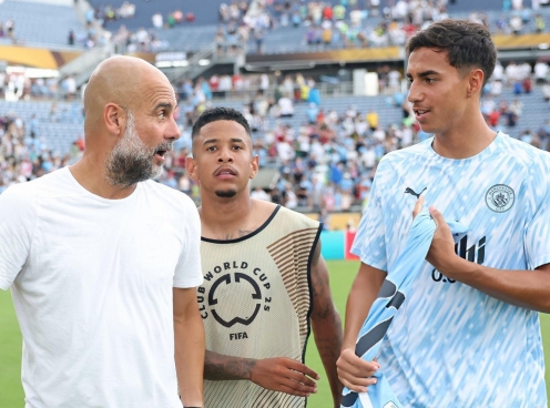Bị Pep 'ghẻ lạnh', sao Man City đòi ra đi sau 4 lần ra sân