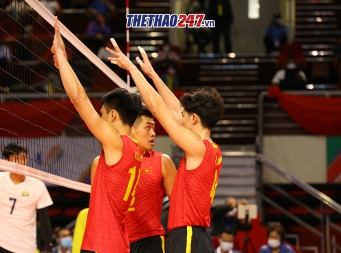 Giành chiến thắng nghẹt thở, tuyển bóng chuyền nam Việt Nam vào chung kết