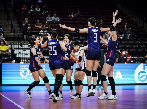 Lội ngược dòng đầy kịch tính, bóng chuyền nữ Nhật Bản thắng trận thứ 2 liên tiếp