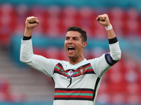 Ronaldo thiết lập kỷ lục vĩ đại nhất mọi thời đại tại EURO