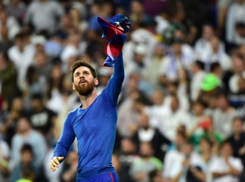 Messi làm rung chuyển Bernabeu, biến sân nhà Real thành 'sân khấu'