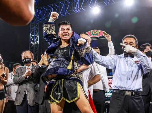 Việt Nam có võ sỹ đầu tiên vô địch Boxing thế giới