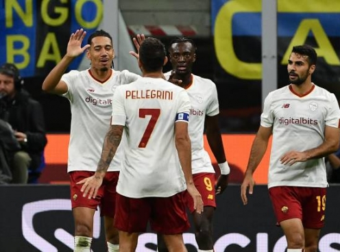 Người cũ MU rực sáng, Roma nhấn chìm Inter ngay tại thánh địa San Siro