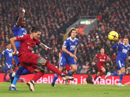 Hàng thủ Leicester giúp sức, Liverpool thổi lửa vào cuộc đua top 4