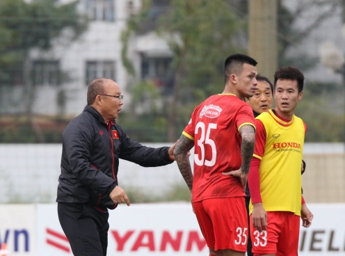 Căng thẳng nơi ĐT Việt Nam buộc HLV Park phải gạch thẳng tên một cầu thủ