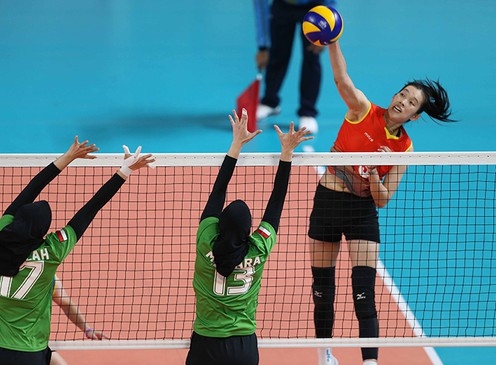 Bóng chuyền nữ Việt Nam đập tan giấc mơ chiến thắng của tuyển Indonesia tại Asiad 18